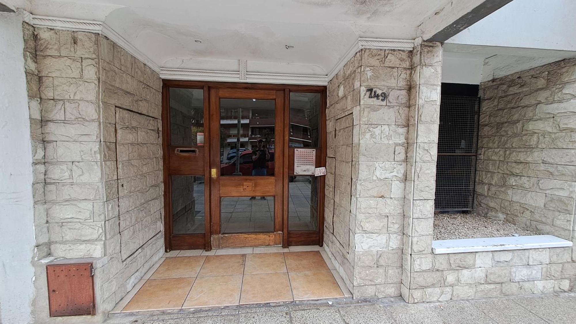 Apartamento Monoambiente Con Balcon Y Vistas A 150 Mts Del Mar Maximo 3 Personas *